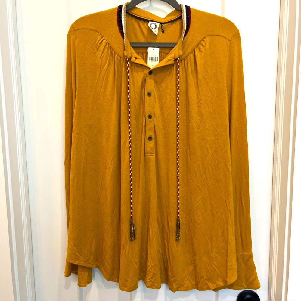 Anthropologie Akemi + Kin Goldie Tassel Top Button‎ Front Size Large NWT!